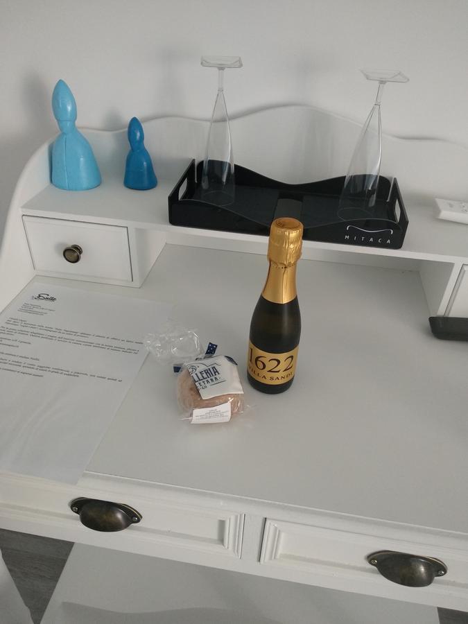Suite Napoletana نابولي المظهر الخارجي الصورة