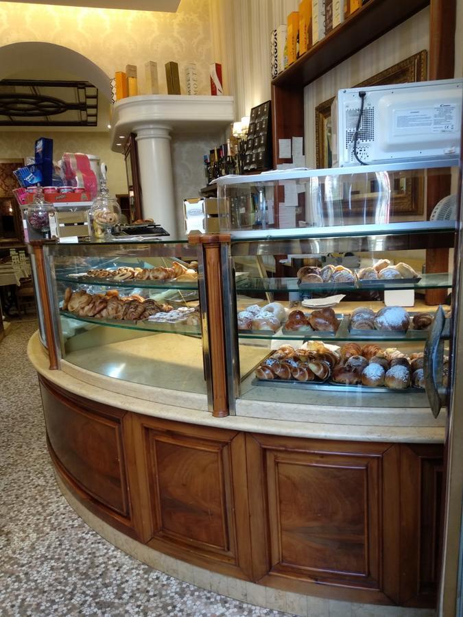 Suite Napoletana نابولي المظهر الخارجي الصورة